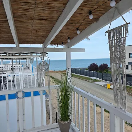 Beach Bungalows Costinesti Konukevi Costinești
