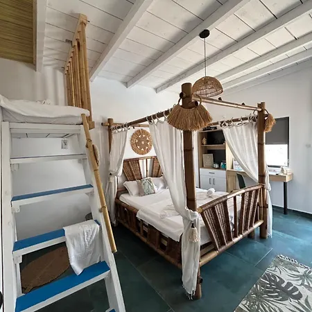 Beach Bungalows Costinesti Konukevi 4*